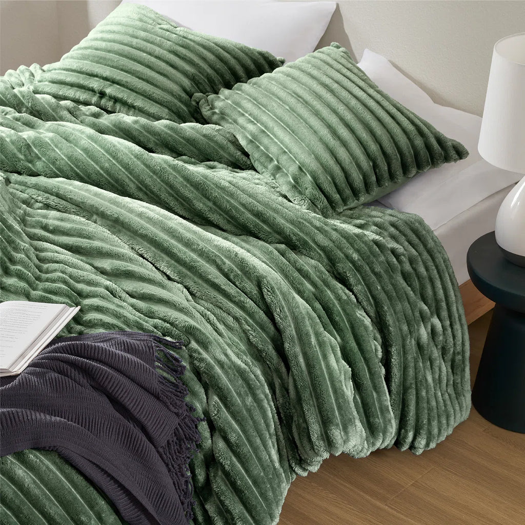 Avril Fluffy Ribbed Plush Comforter Set
