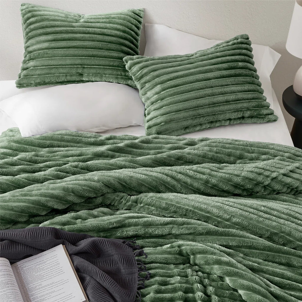 Avril Fluffy Ribbed Plush Comforter Set